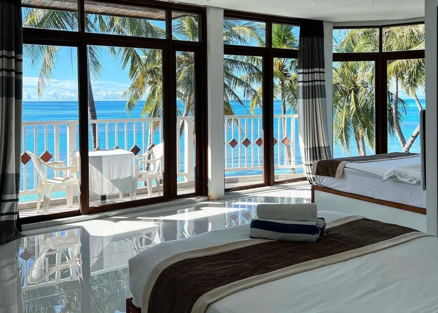 Heron Beach Hotel - The Best Maldivian Getaway In Dhiffushi,Maldives 외부 사진