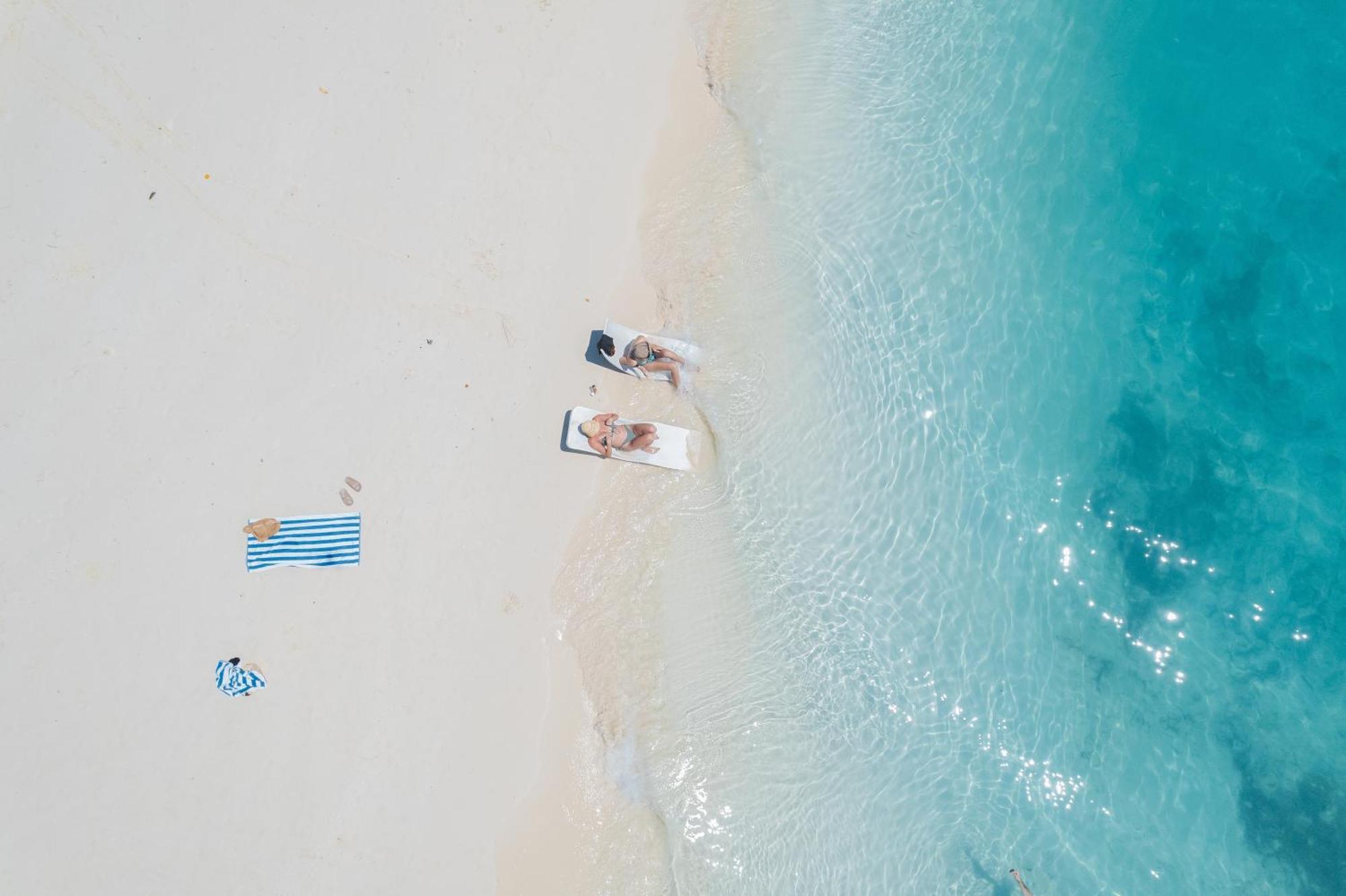 Heron Beach Hotel - The Best Maldivian Getaway In Dhiffushi,Maldives 외부 사진