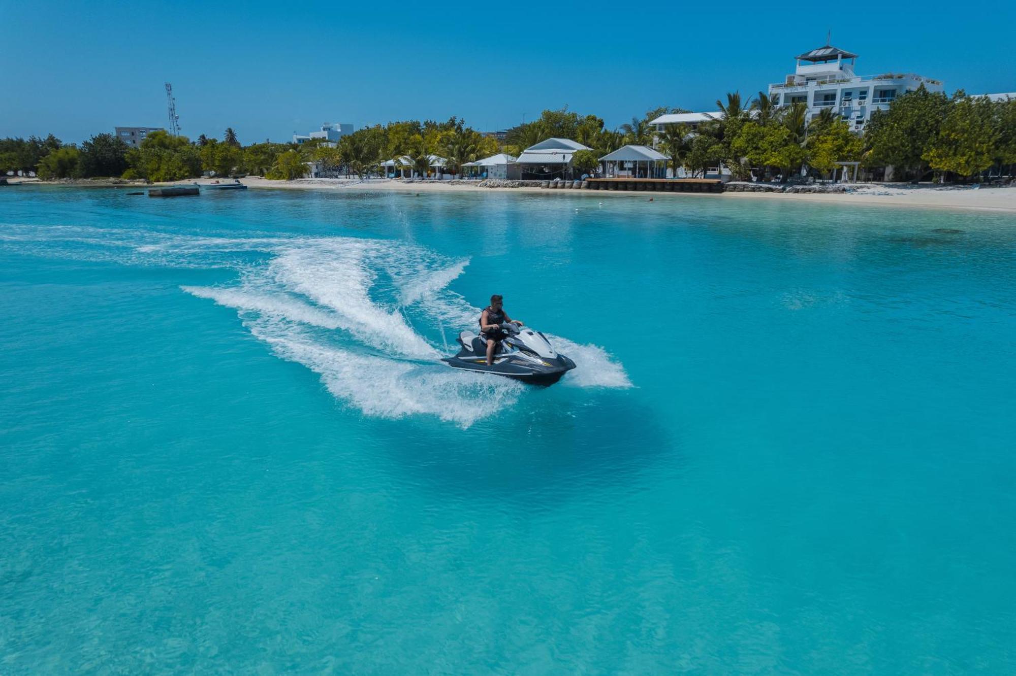 Heron Beach Hotel - The Best Maldivian Getaway In Dhiffushi,Maldives 외부 사진