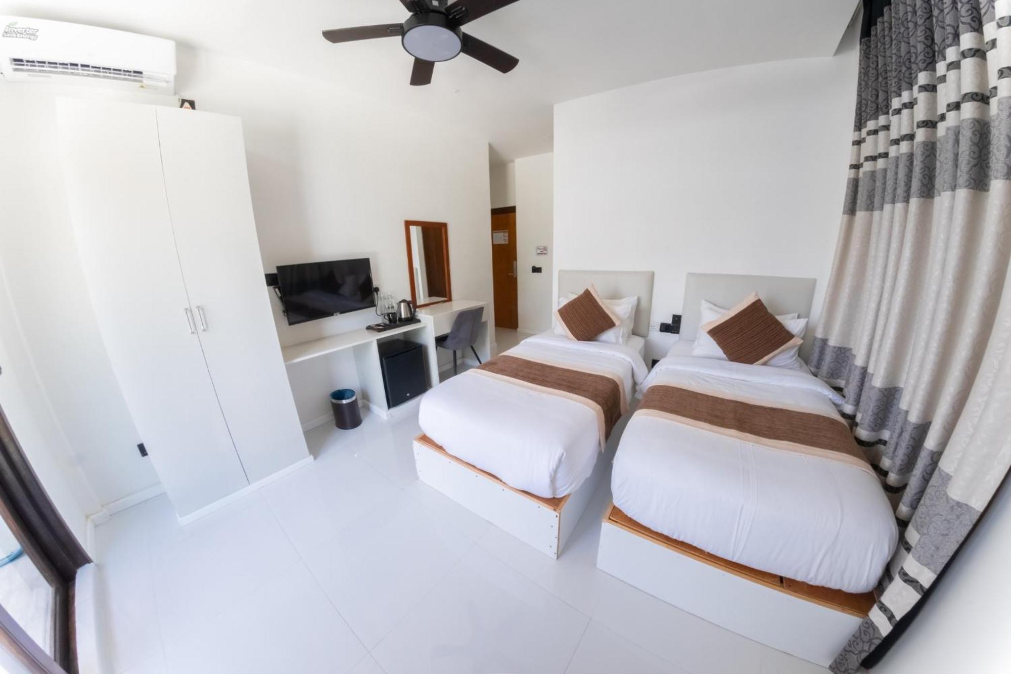 Heron Beach Hotel - The Best Maldivian Getaway In Dhiffushi,Maldives 외부 사진