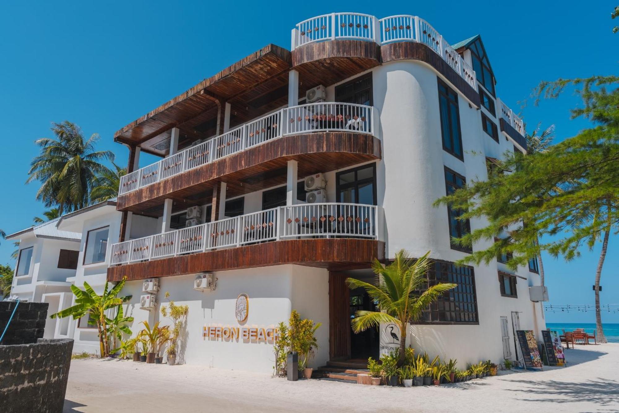 Heron Beach Hotel - The Best Maldivian Getaway In Dhiffushi,Maldives 외부 사진