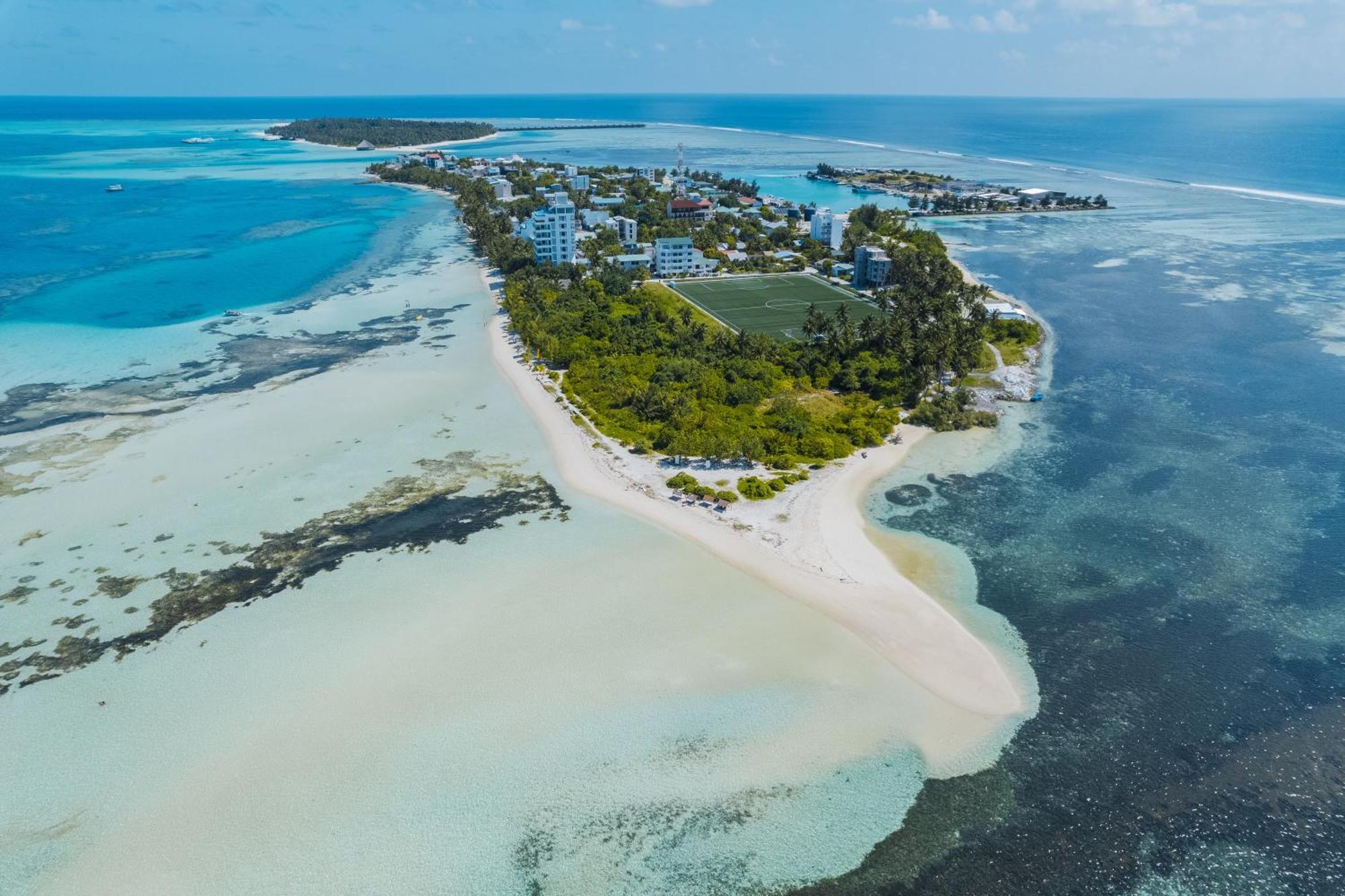 Heron Beach Hotel - The Best Maldivian Getaway In Dhiffushi,Maldives 외부 사진